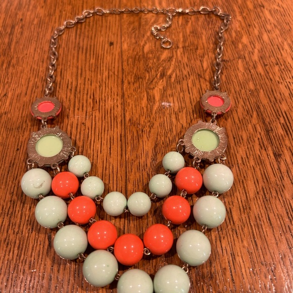 Vintage statement necklace well made. 20 in with 3 in add.Make you outfit dazzle - Picture 5 of 8